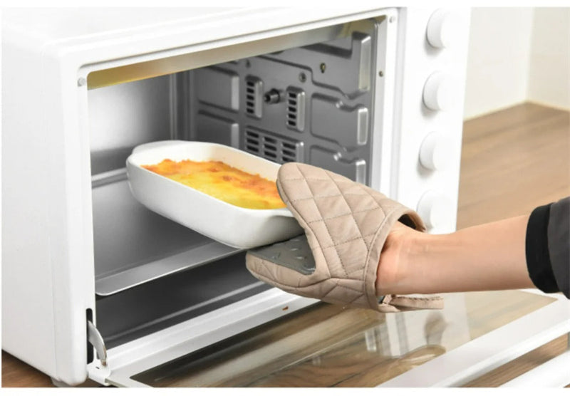 Fish-shaped Silicone Oven Mitt & Multifunctional Kitchen Helper - Finley-Pink-State of Style