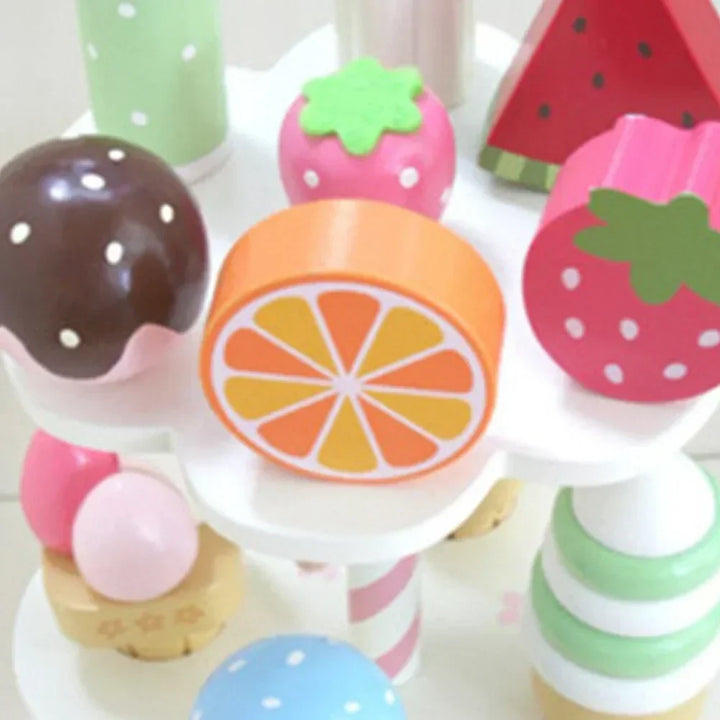 Magnetic wooden toys to stimulate children's thinking and creativity.
