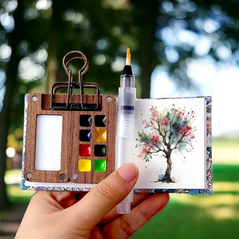 Portable watercolour paint set with 24 colours – Buy one now, get one free!