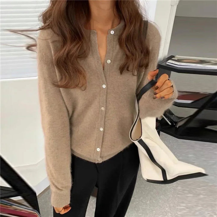 Isla - Comfortable Knitted Cardigan with Buttons-Khaki-One size-State of Style