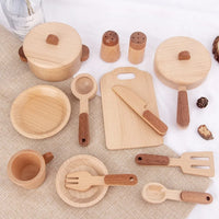Wooden kitchen toy with a tree‑trunk look for role-play and educational fun
