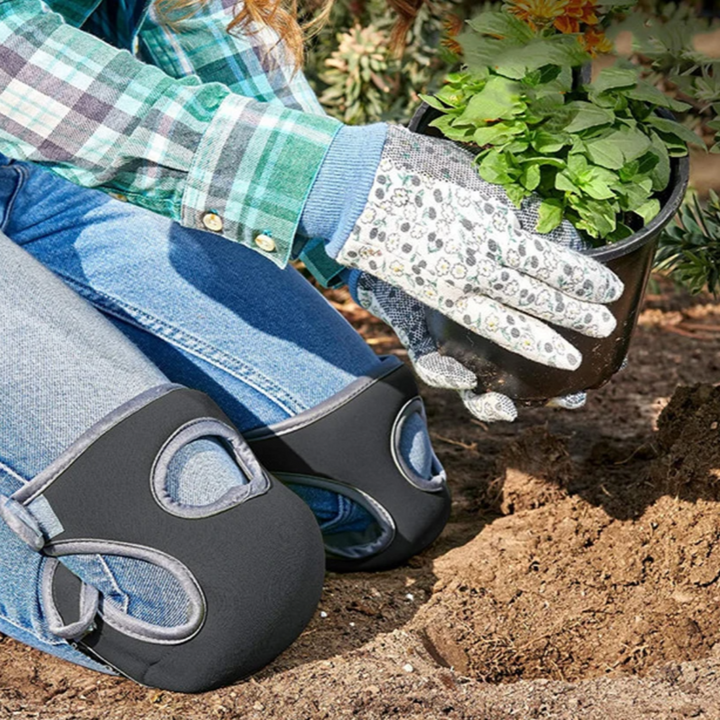 Knee pads for Gardening - GardenGuard-Green-State of Style