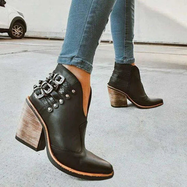 Ladies Ankle Boots with V-Cut and Buckle Detail – Léa-Black-4.5-State of Style