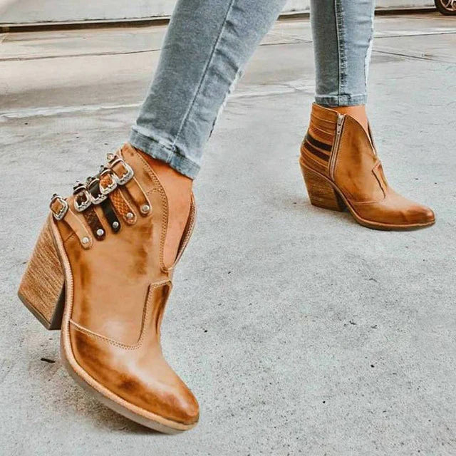 Ladies Ankle Boots with V-Cut and Buckle Detail – Léa-Black-4.5-State of Style