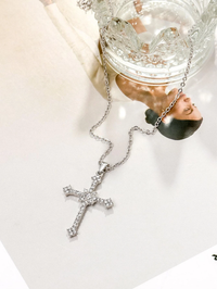 LUXURIOUS CROSS PENDANT NECKLACE WITH ZIRCON CRYSTAL-State of Style