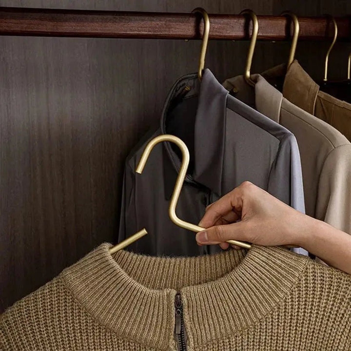 Luxury Anti-Slip Clothes Hangers - Closura-Gold-State of Style
