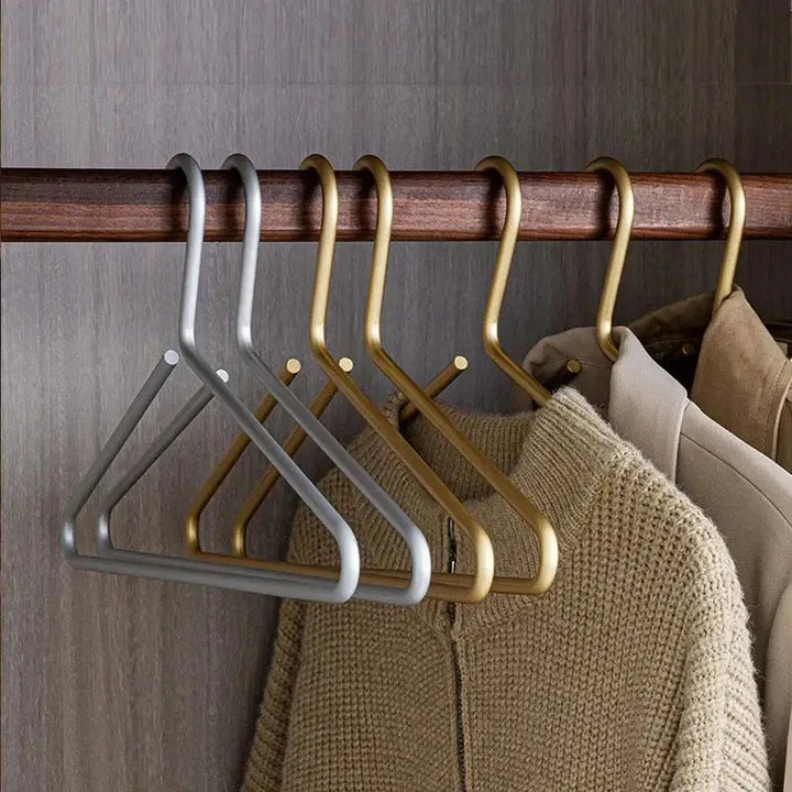Luxury Anti-Slip Clothes Hangers - Closura-Gold-State of Style