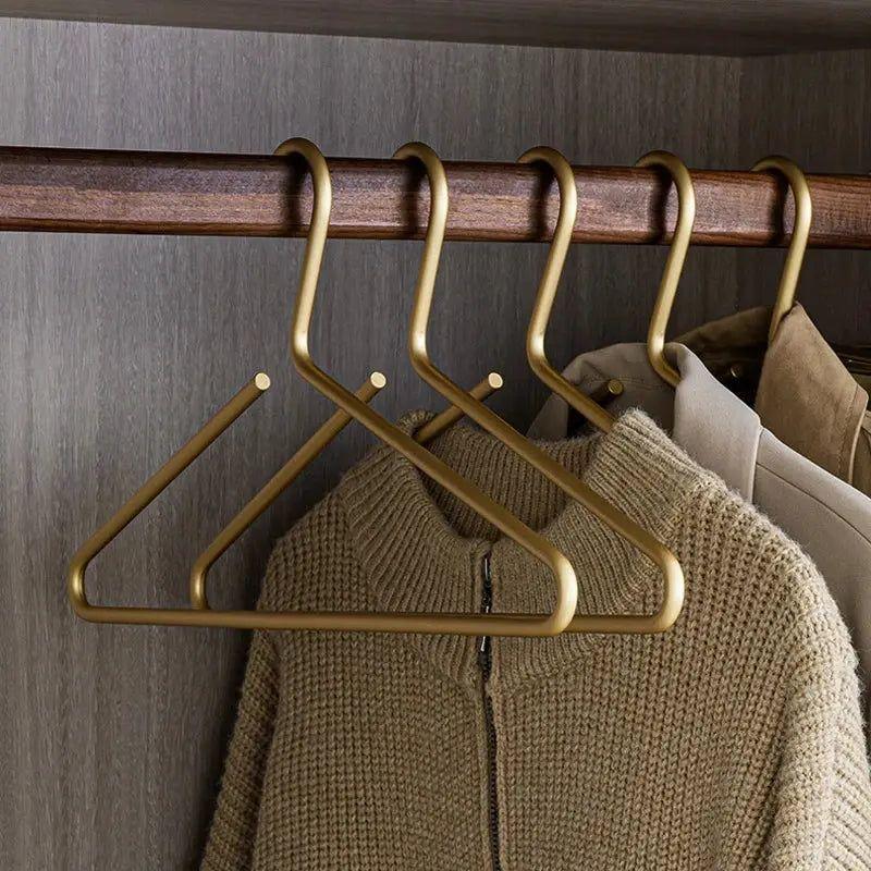 Luxury Anti-Slip Clothes Hangers - Closura-Gold-State of Style