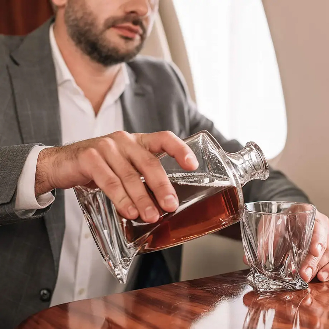 Luxury Crystal Whiskey Carafe and Glass Set - WhiskeyWave-State of Style