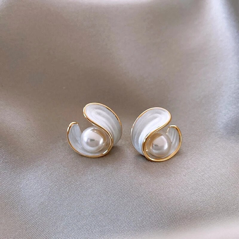 Luxury Gold Earrings with White Opals and Pearls - Saphira-State of Style