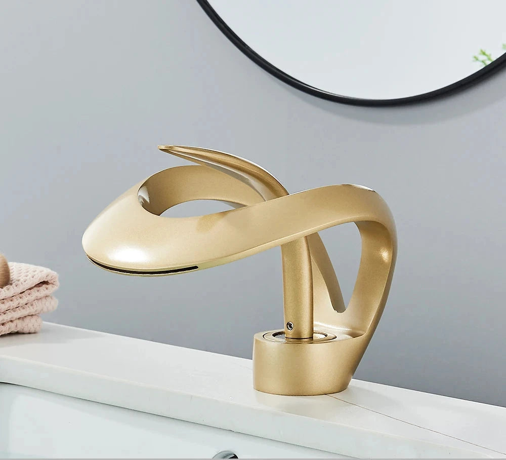 Messing Basin Mixer Tap with Waterfall Spout - Flowarc-Gold-State of Style