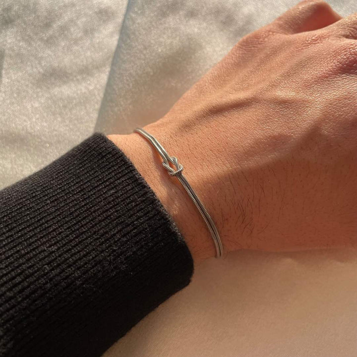Minimalist Knot Bracelet – Elva-Gold-State of Style