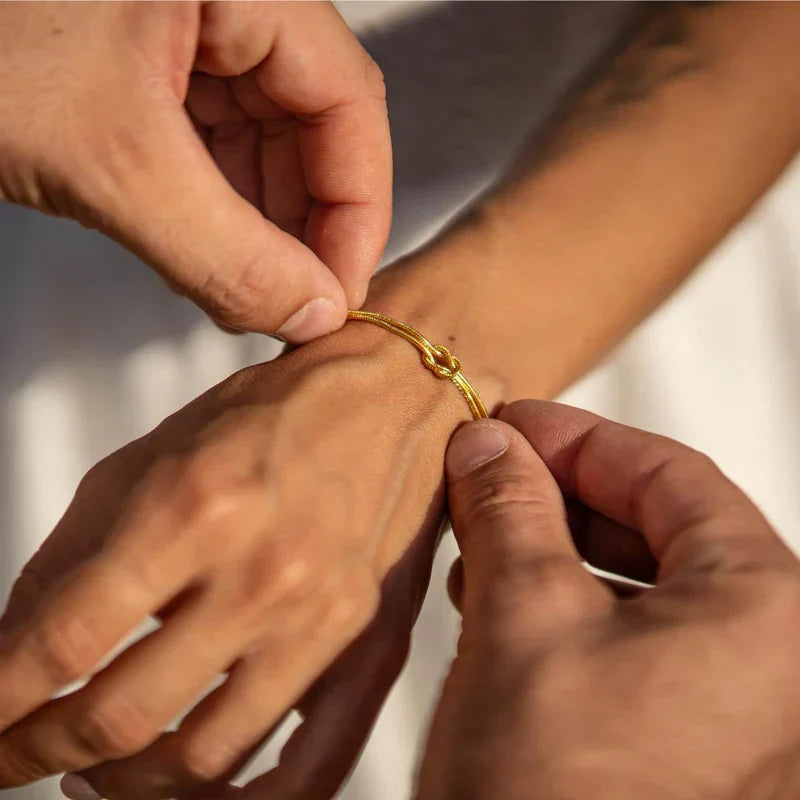 Minimalist Knot Bracelet – Elva-Gold-State of Style