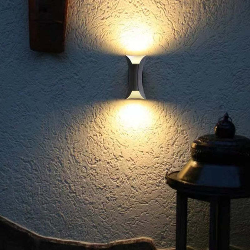 Modern LED Outdoor Wall Lamp - LumiEdge-Small (6W)-Warm White-Black and Gold-State of Style