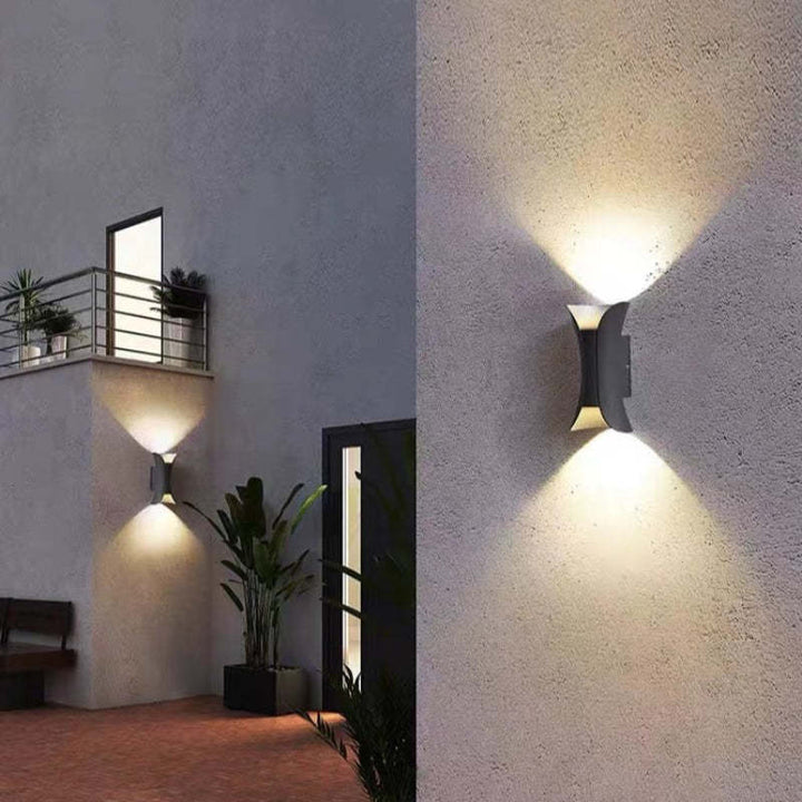 Modern LED Outdoor Wall Lamp - LumiEdge-Small (6W)-Warm White-Black-State of Style
