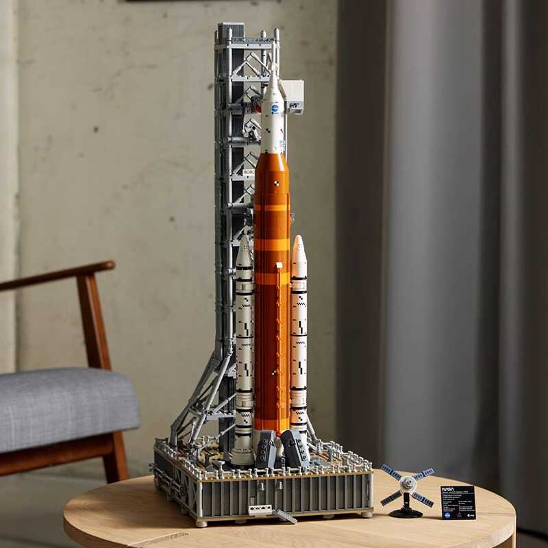 NASA Artemis Space Launch System Model – AstraX-State of Style