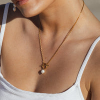 Pearl Necklace with Clasp - Lucía-State of Style