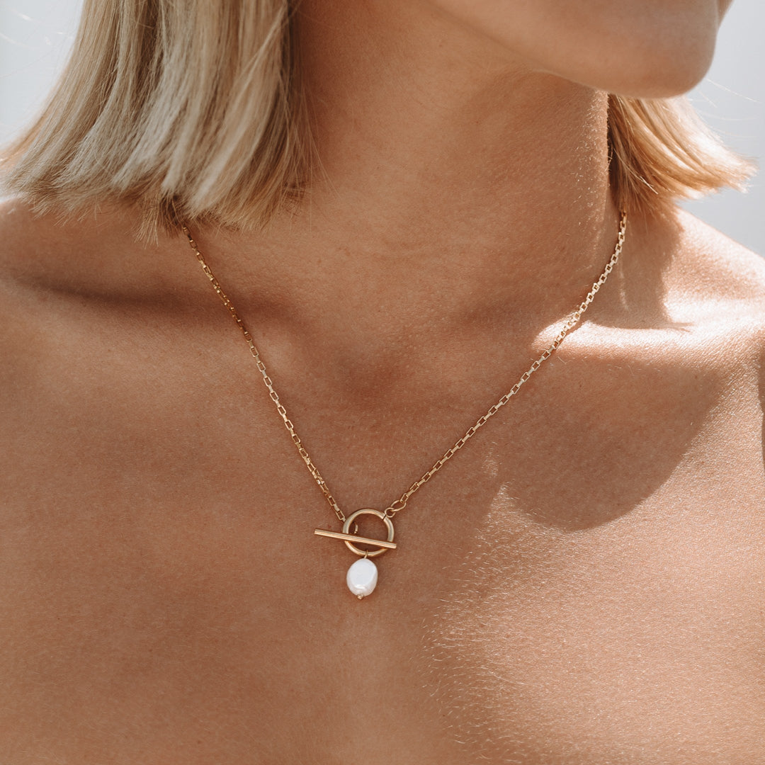 Pearl Necklace with Clasp - Lucía-State of Style