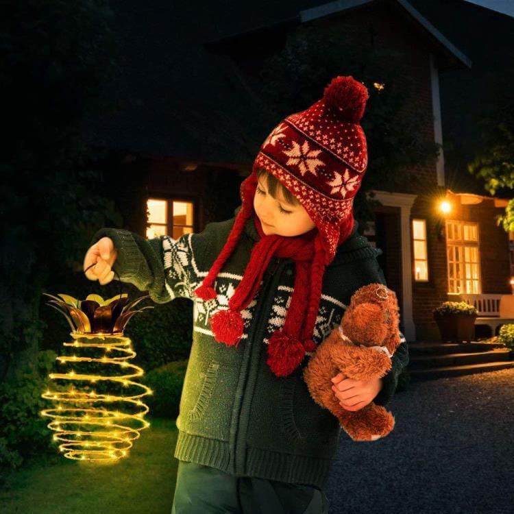Pineapple-Shaped Solar Lamp - SolarPine-State of Style