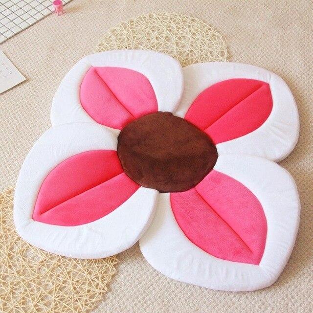 Soft baby bath with little flowers for the sink or when travelling – Cuddle Flower