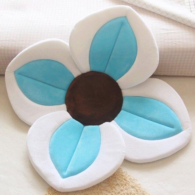 Soft baby bath with little flowers for the sink or when travelling – Cuddle Flower