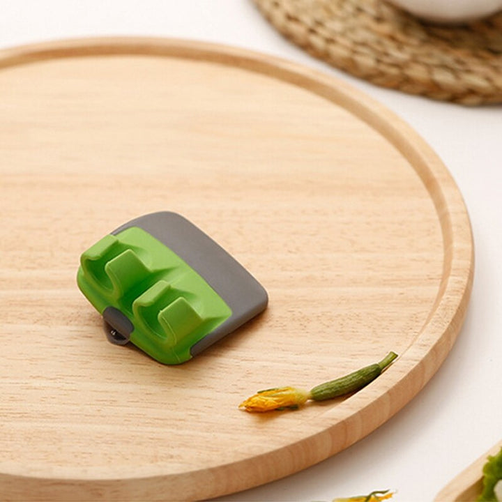Protective Vegetable Peeler – FingerGuard-Green-State of Style