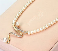 Set of Natural Pearl Necklace and Earrings - Lysanne-State of Style