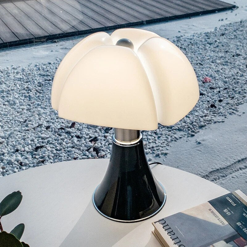 Stylish Flower Table Lamp – Fleur-Black-State of Style