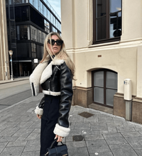 Stylish Leather Jacket with Fur Trim for Cold Days - Sofia-XS-State of Style