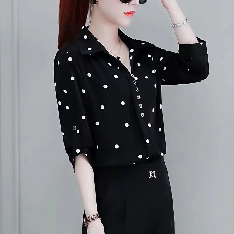 Stylish women's chiffon blouse with buttons & fold-over collar – Fenya-Clear-L-State of Style
