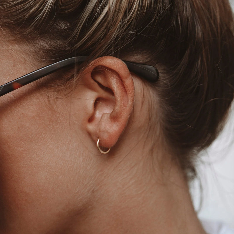 Subtle Mini Hoops - Lumi-Gold-State of Style