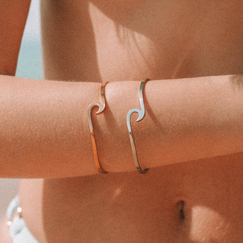 Subtle Waves Bracelet for Ladies - Mira-Gold-State of Style
