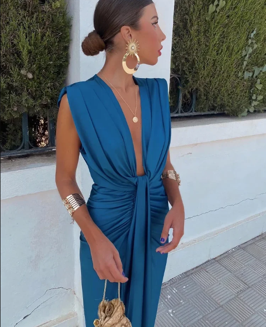 Trendy evening dress with a deep V-neck & tailored fit – Malina-Blue-S-State of Style