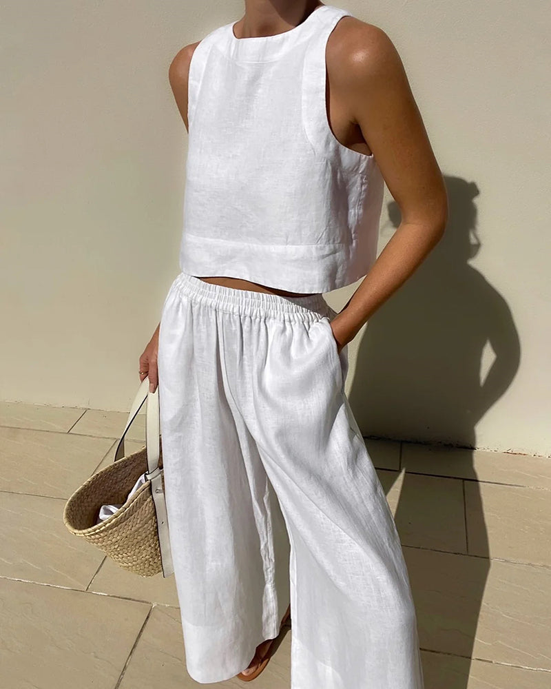 Two-piece women's outfit with skirt & top – Stylish & versatile – Narela-White-S-State of Style