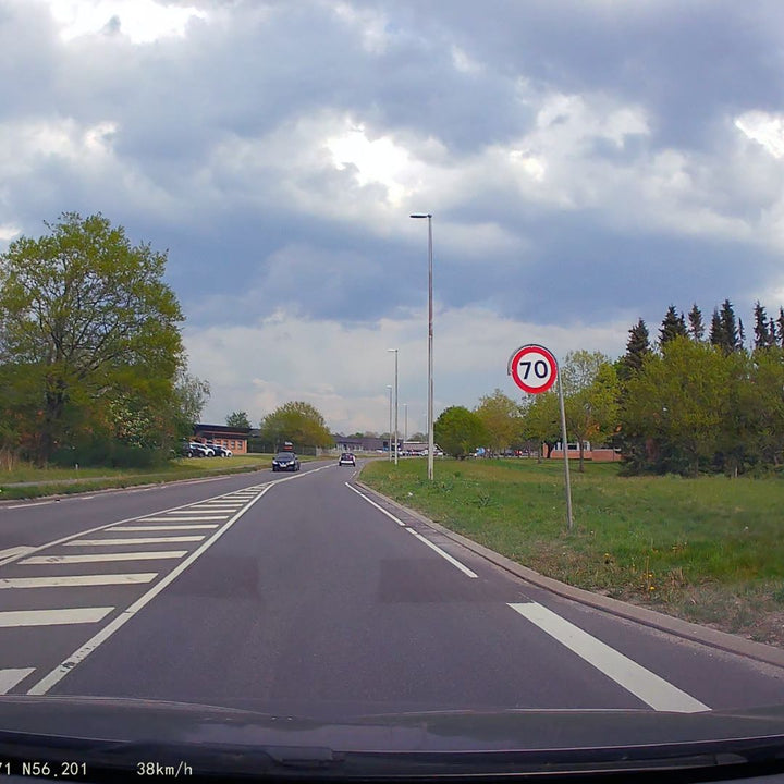 Ultra HD 4K Dashcam – RoadScanX-State of Style