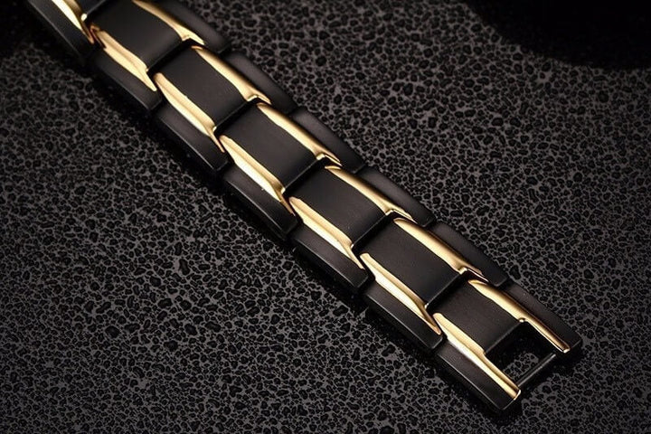 Magnetic bracelet made of stainless steel – CoreFlex