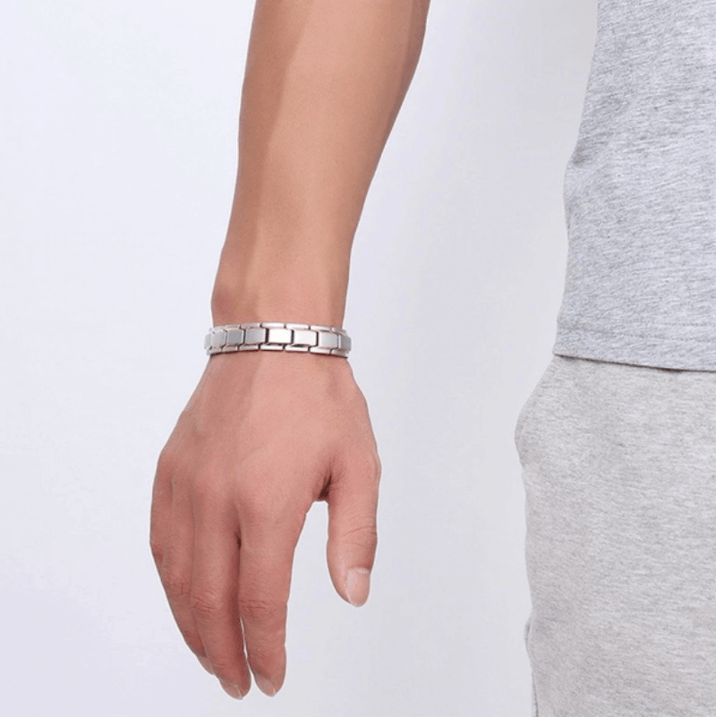 Magnetic bracelet made of stainless steel – CoreFlex